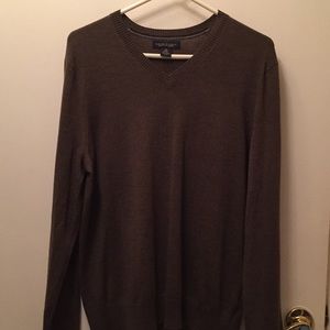 Men’s lightweight pullover sweater